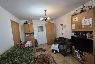 Apartament 2 camere decomandat  etaj intermediar Bld  N. Iorga - 3