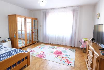 Vanzare casa D+P+1+pod si 519 mp teren in Piatra Neamt compusa din 2 apartamente - 1
