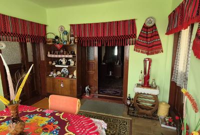 Gospodărie de vanzare, situată în Asuajul de Sus, cu teren generos de 8126 - 8