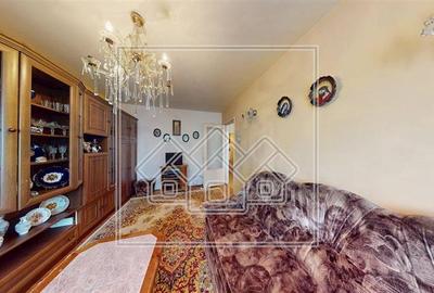 Apartament de vanzare in Sibiu - 3 camere si balcon - V. Aaron - 10