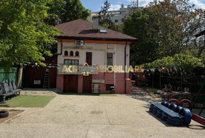 Casa de inchiriat | Vitan | 9 Camere | Spatiu Birouri | Curte - 1