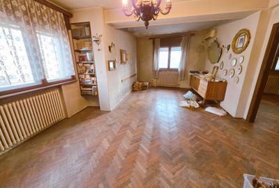 Caderea Bastiliei, apt. 2 camere, etaj 1, balcon,50mp, pe lista de U 3 - 27