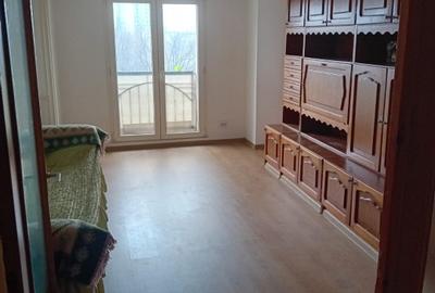 Apartament cu 3 camere decomandat, mobilat în Parcul Circului