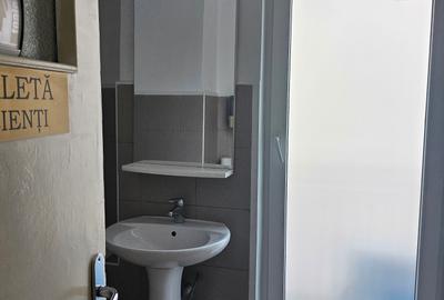 Bulevardul Magheru, Piața Romană - 12