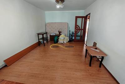 Se vinde apartament, zona Mioritei - 3 CAMERE,  2 BAI - 7