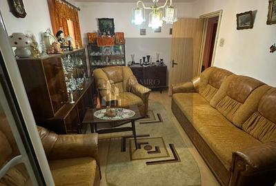 Apartament 3 camere Piata Progresul /etaj 2 - 10