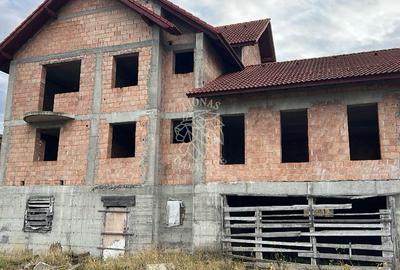 Casa 4 camere 340 mp-2 balcoane-teren 795 mp-Sigmir - 1