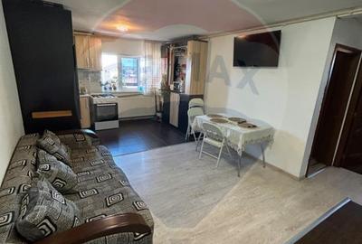Apartament cu 3 camere de vânzare - 2