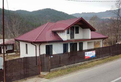 De Vanzare, Casa de Vacanta la Munte Prahuda, Vrancea