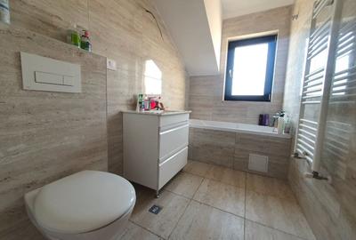 Apartament intabulat, 2 camere decomandate, bloc tip vilă, Sânpetru - 11