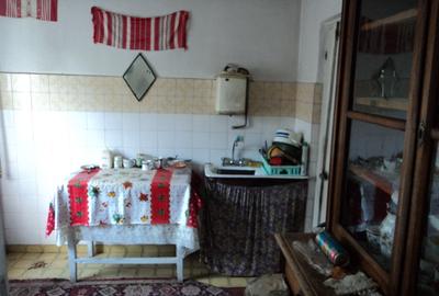 Casa tip duplex, Rm.Valcea, str. N.Iancovescu - 11