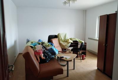 Apartament cu 2 camere in Micro 17