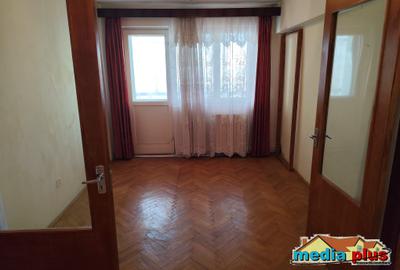 Apartament cu 3 camere decomandat în Mazepa 1