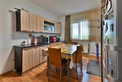 Apartament cu 3 camere, semidecomandat, 65 mp utili + balcon - Soarelui - 7