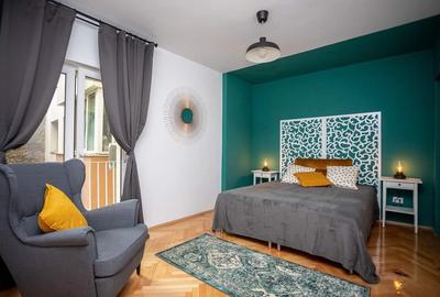 Apartament cu 3 camere decomandat, mobilat în Romană