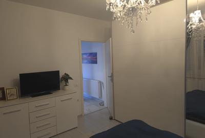 Apartament cu 2 camere semidecomandat, mobilat în Ghiroda