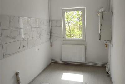 Ap 2 camere D, 56mp, et2, renovat, geam la baie, Nicolina - 4