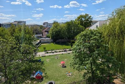 Mioriței - Billa - grădinița Lizuca- 3 camere- bloc din 1982 - 1