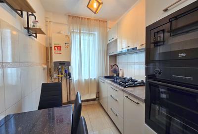 Apartament cu 3 camere semidecomandat, mobilat în Dacia