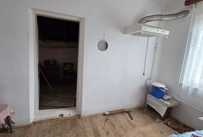 De vanzare casa din caramida in Sascut Targ cu deschidere la E85 - 7