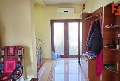 Casa individuala cu 5 camere Parter + Etaj in Ronat - 16