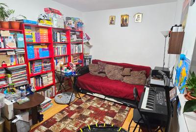 Apartament cu 3 camere decomandat, mobilat în Alexandru cel Bun