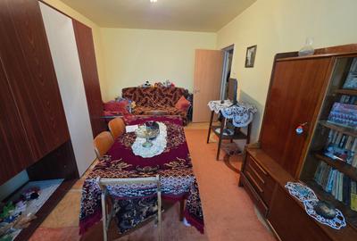Apartament cu 3 camere decomandat, mobilat în Bucur Obor