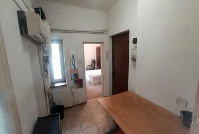 2 camere, P-ta Lahovari - 1