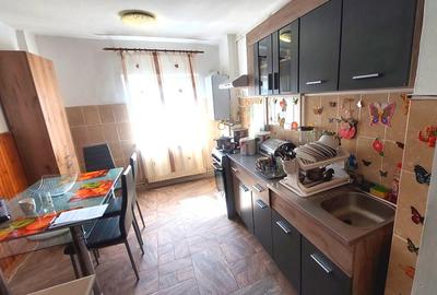 Apartament cu 4 camere decomandat Cetate-Mercur 2 bai 90 mp cu balcon si pivnita - 3