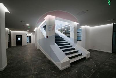 Spațiu comercial ULTRACENTRAL - 2,300mp de închiriat - 21