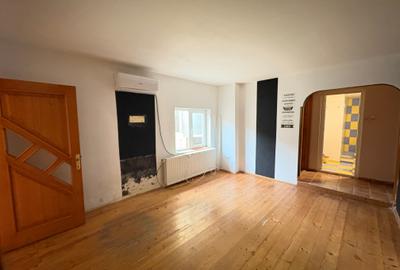 Casa de vânzare - Constanta - 6 CAMERE-147 mp. totali ( fără curtea interioară) - 24