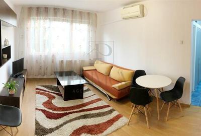 Apartament cu 3 camere semidecomandat, mobilat în Cetății