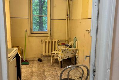 Tomis 2 , 3 camere , etaj 1 - 9