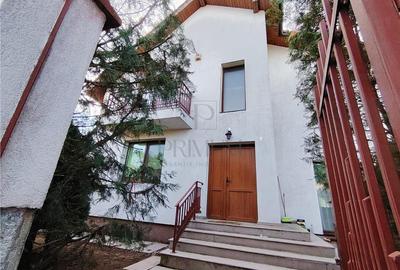 Casa individuala - 6 camere - locatie excelenta - 220 mp utili - garaj - 4