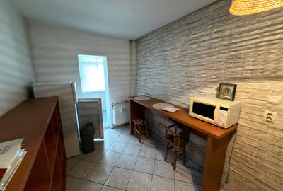 Apartament 2 camere etaj 2 zona Liceului Economic - 4