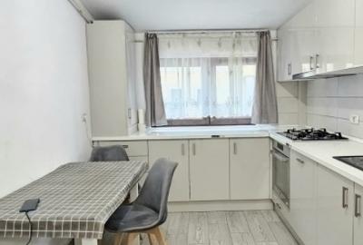 Apartament cu 3 camere semidecomandat în Cug