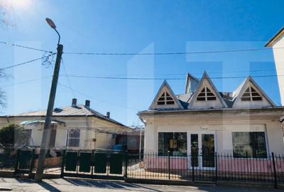 Casă individuală cu 5 camere în Central
