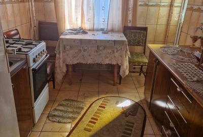 Apartament 3 camere zona Industriala , etaj 4 cu sarpanta ,decomandat - 3
