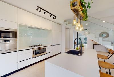 Vilă Modernă cu Atmosferă Caldă și Finisaje High-End, aproape de București - 3