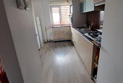 3 camere de închiriat, zona Spitalul Județean - 9