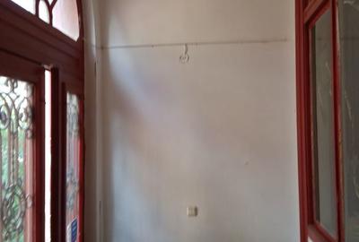 De vanzare vila cu arhitectura remarcabila| turn si gradina privata | - 1