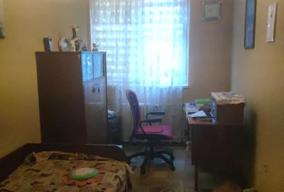 Vanzare apartament 3 camere decomandate - 1