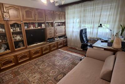 Apartament cu 4 camere semidecomandat, mobilat în Cetății