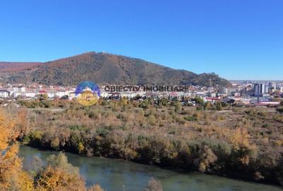 Teren Construcții intravilan de 756 mp, în Vest