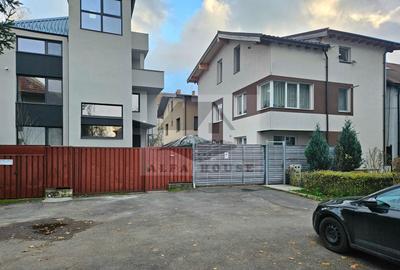 Oportunitate - Apartament cu trei camere in vila, zona Tractorul 70 mp - 3