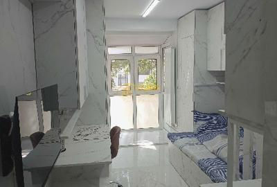Garsoniera, Piata Unirii. - 2