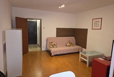 Bulevardul Timisoara - vis-a-vis  de  Plaza Romania - Garsoniera cf. 1 - MODERNA - 2