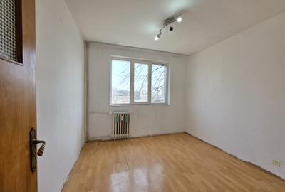 Titan/str.Codrii Neamtului,loc de parcare si boxa la subsol - 2