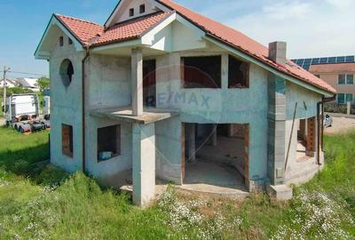 Vilă la roșu, 240 mp utili, Sânmartin, arhitectură unică, teren 726 mp - 1