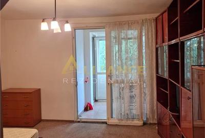 Garsonieră decomandată, mobilată în Costin Georgian